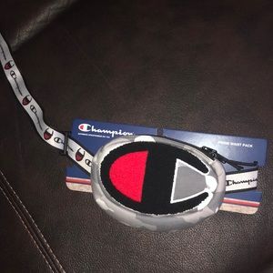 Champion fanny pack/shoulder bag🔥